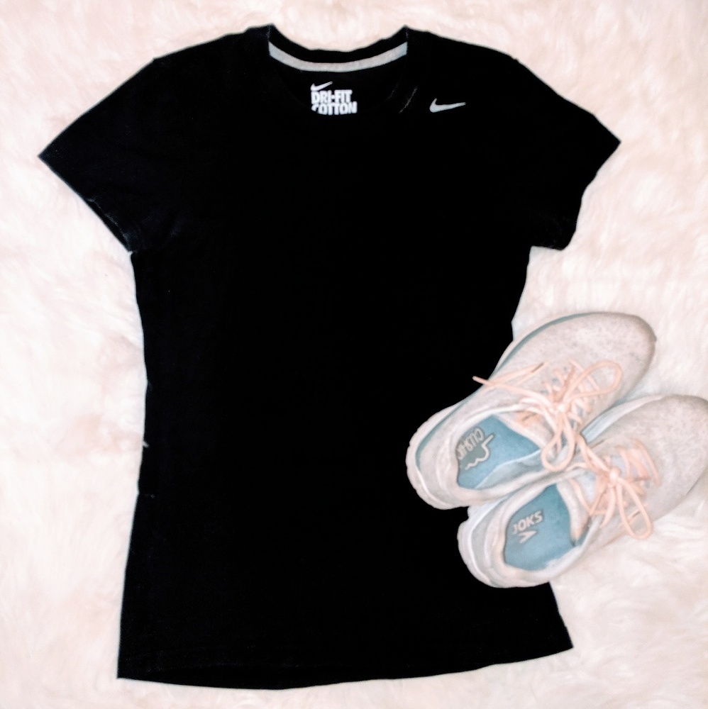 Nike running top